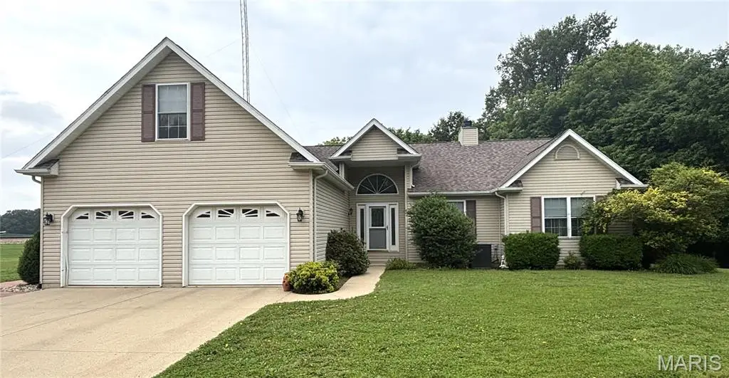 1366 Stowe Avenue, Greenville, IL 62246 - #1