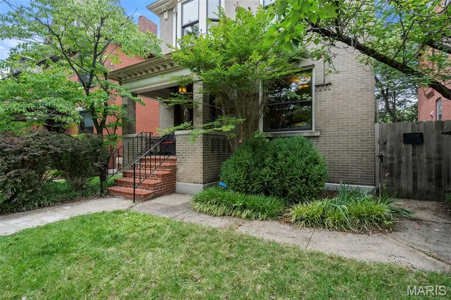 3655 Hartford Street, Saint Louis, MO 63116 - #2