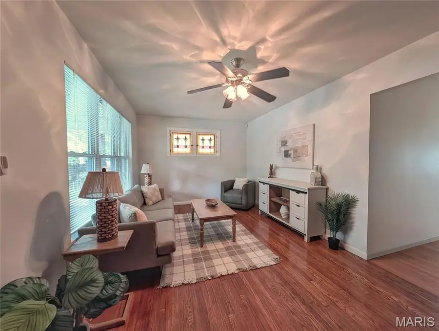 4043 Mcdonald Avenue, Saint Louis, MO 63116 - #2