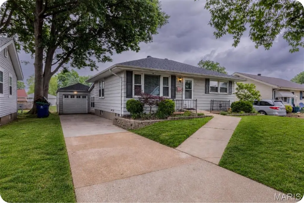 4033 Weber Road, Saint Louis, MO 63123 - #1