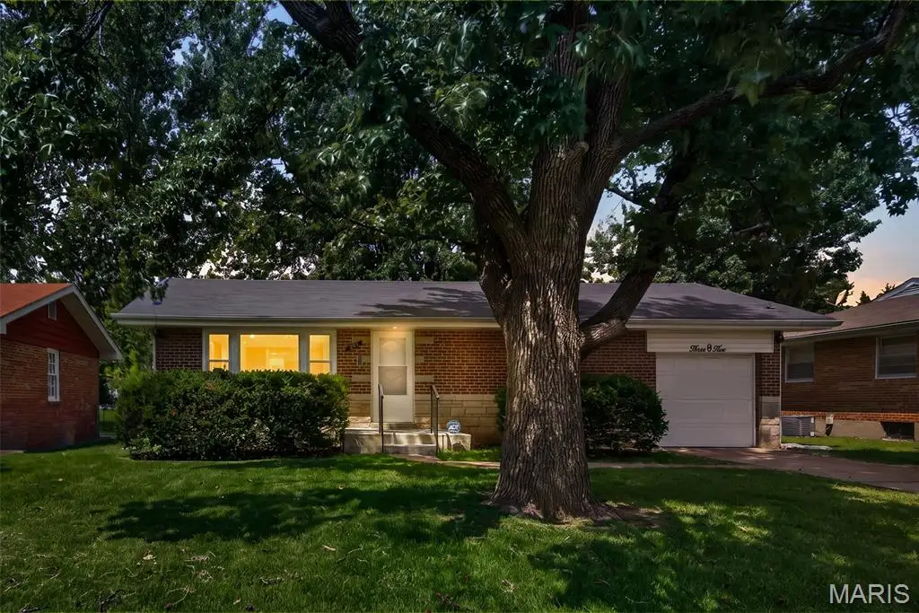 305 Ward Drive, Ferguson, MO 63135 - #1