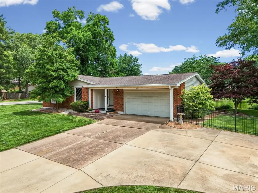 8970 S Laclede Station Road, Saint Louis, MO 63123 - #2