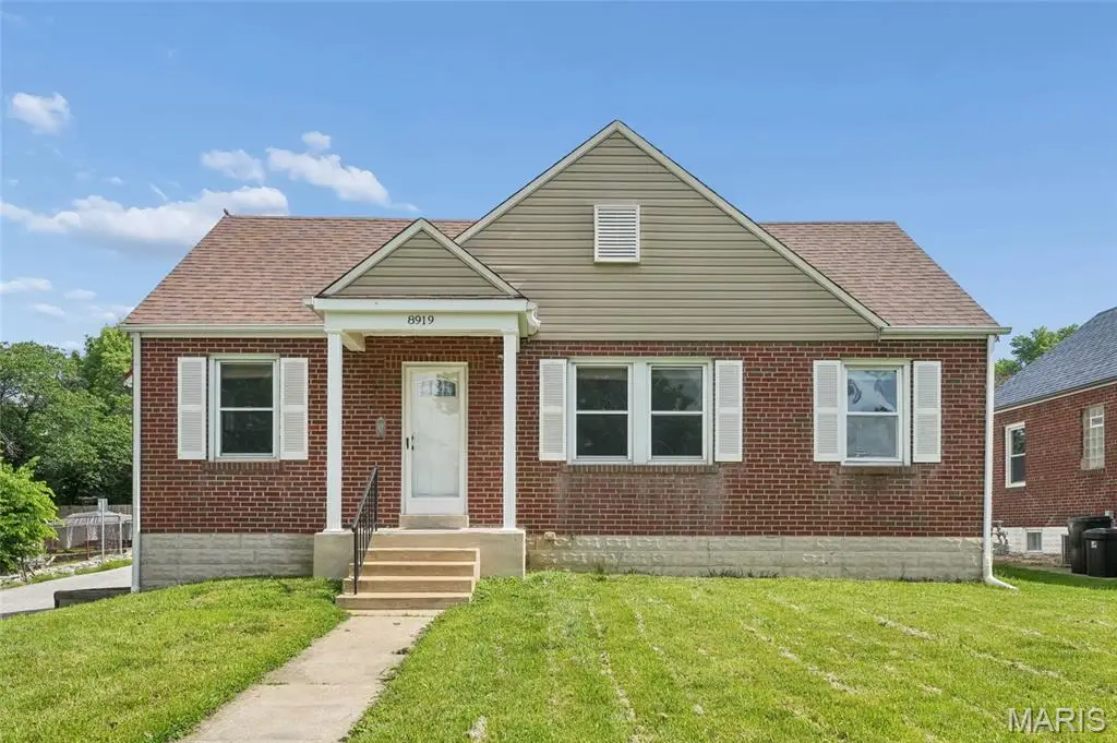 8919 Shawnee Lane, Overland, MO 63114 - #1