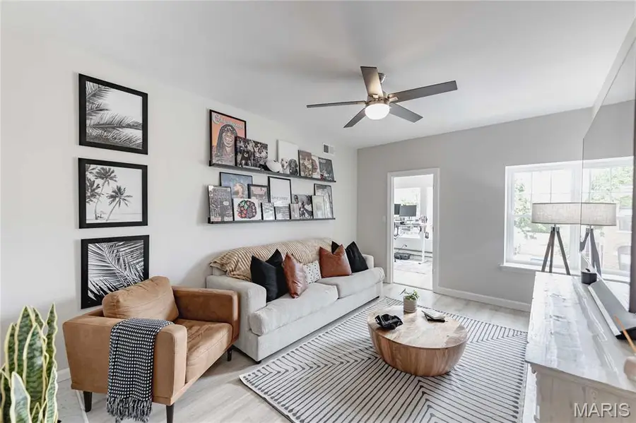 406 Clara Avenue #4, Saint Louis, MO 63112 - #3