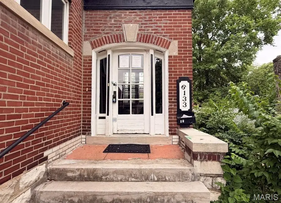 6133 Waterman Boulevard, Saint Louis, MO 63112 - #2
