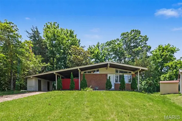 985 Belmont Terrace, Florissant, MO 63033