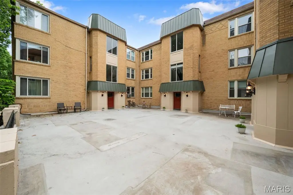 7542 York Drive #3E, Saint Louis, MO 63105 - #1