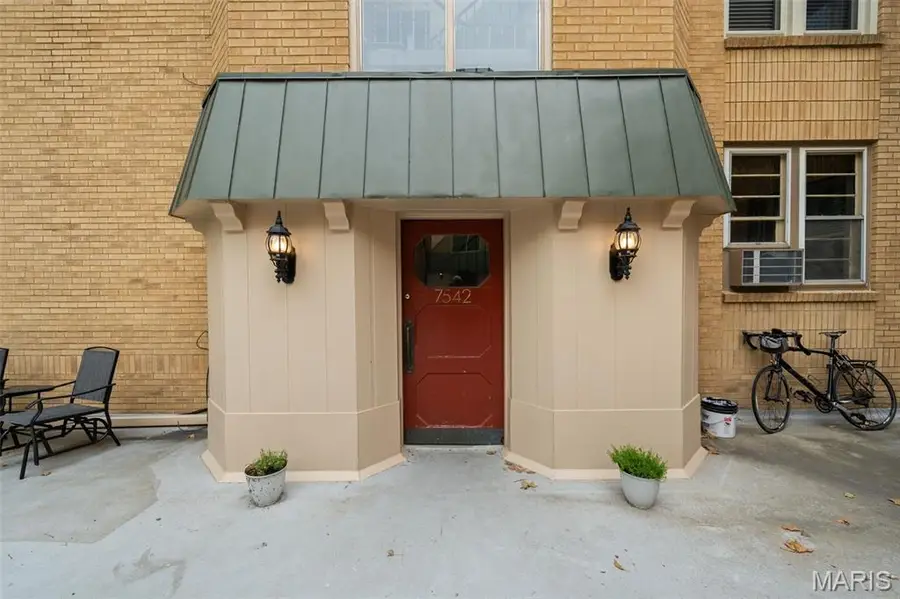 7542 York Drive #3E, Saint Louis, MO 63105 - #3