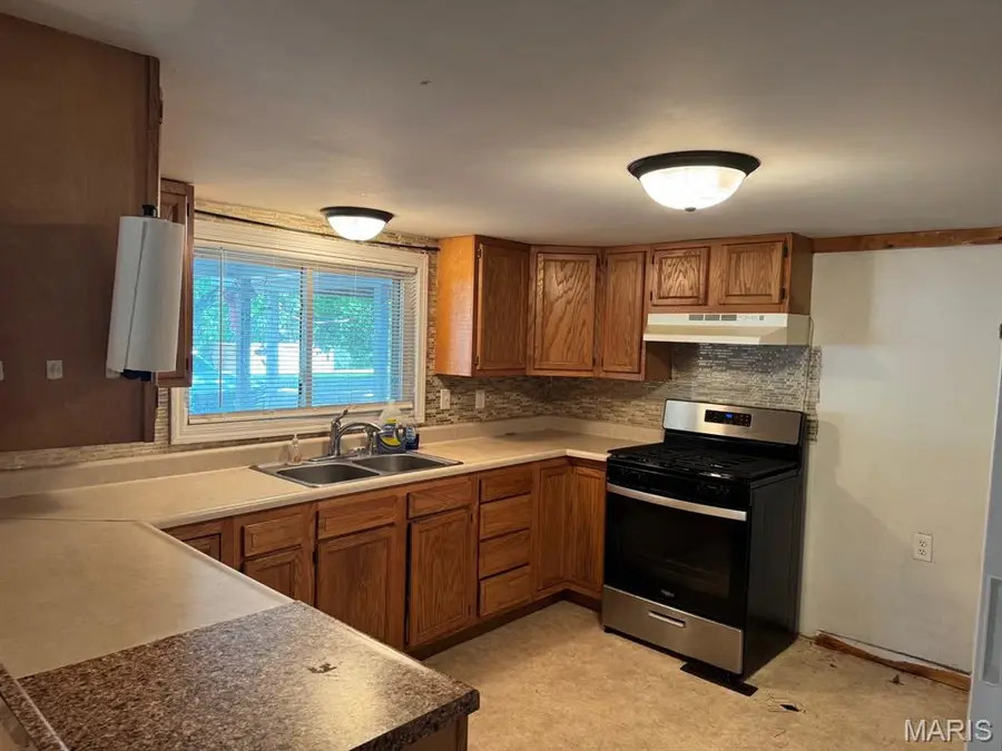 819 S 8th Street, Vandalia, IL 62471 - #2
