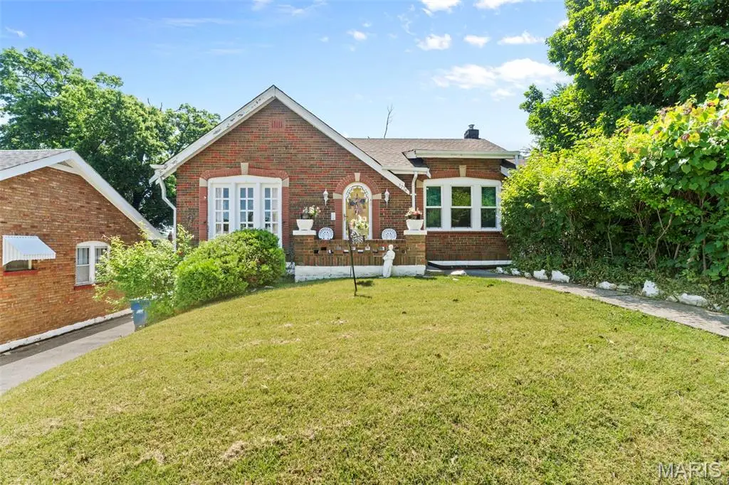 3738 Lawler Drive, Saint Louis, MO 63121 - #1