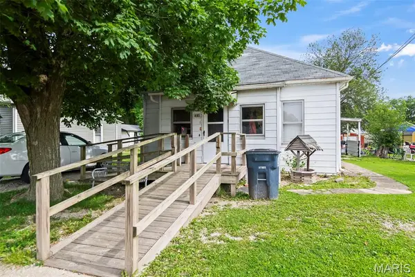 615 E Buchanan Street, Litchfield, IL 62056