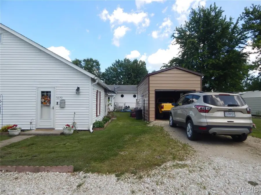 1620 W Centennial, Bowling Green, MO 63334 - #2
