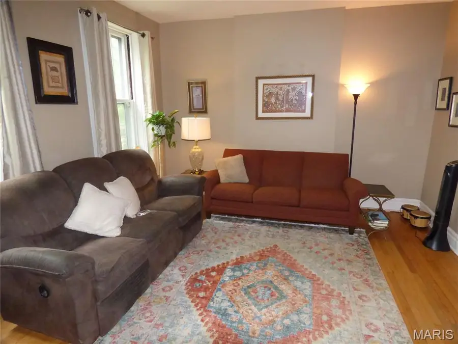 4943 Lansdowne Avenue, Saint Louis, MO 63109 - #3