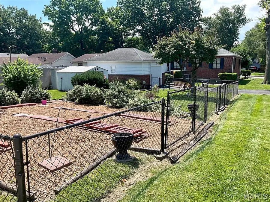 2301 Woodlawn Avenue, Granite City, IL 62040 - #2