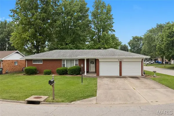 212 Lola Lane, Fairview Heights, IL 62208