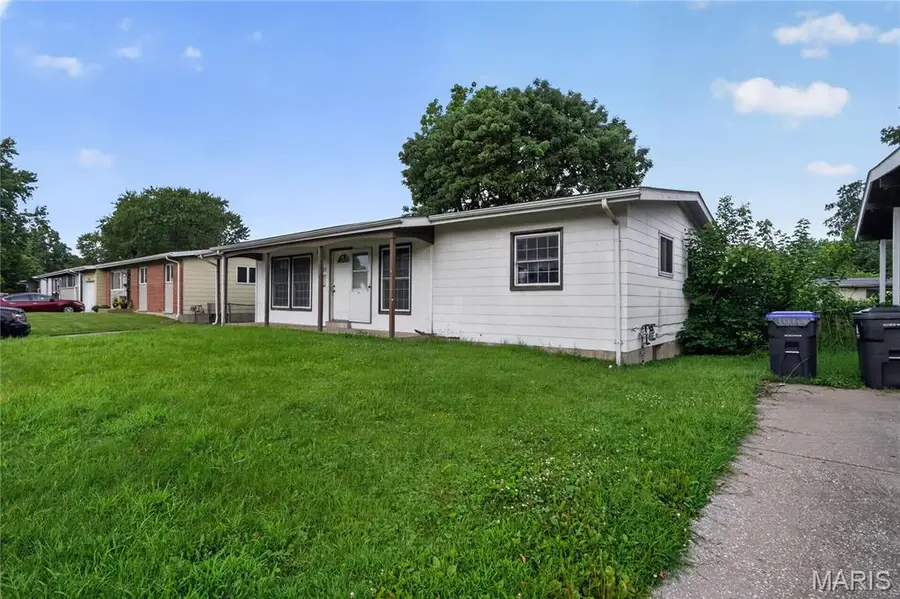 2325 Patterson Road, Florissant, MO 63031 - #2