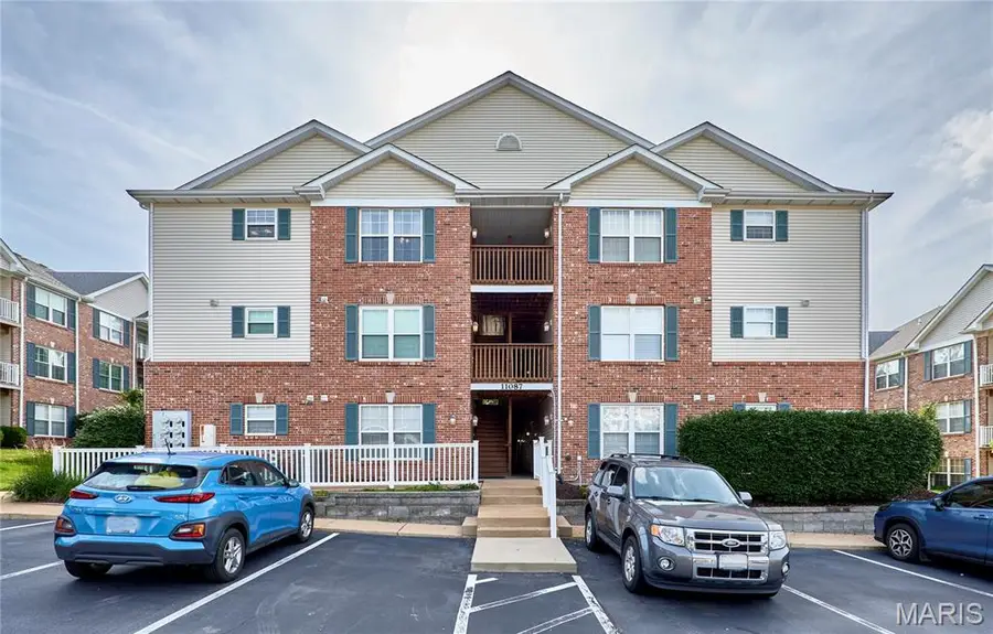 11087 Gravois Road #302, Saint Louis, MO 63126 - #2