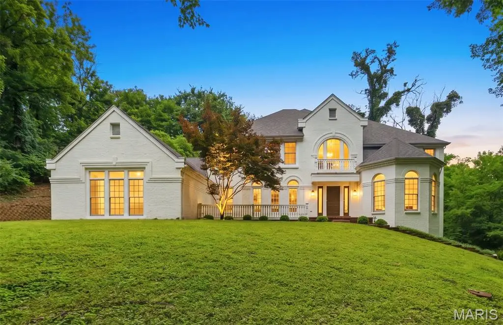 655 Old Riverwoods Lane, Chesterfield, MO 63017 - #1