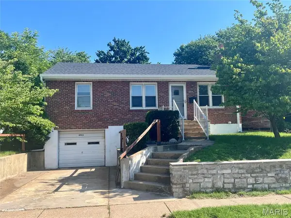 8903 Pine Avenue, St Louis, MO 63144