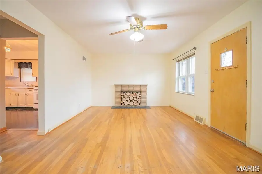 8903 Pine Avenue, Saint Louis, MO 63144 - #2