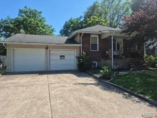 24 S 38th Street, Belleville, IL 62226 - #3