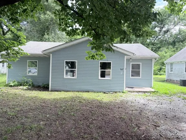 945 Howell Avenue, Cahokia, IL 62206
