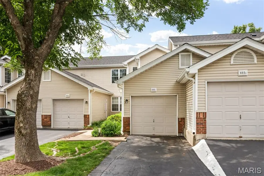 605 Pine Ridge Trails Court #B, Ballwin, MO 63021 - #3