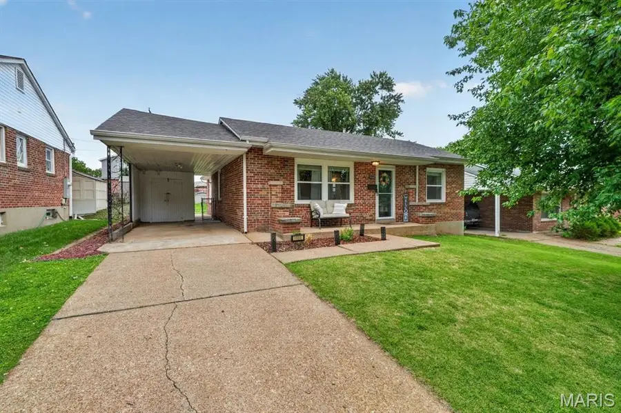 7404 Yates Street, Saint Louis, MO 63116 - #2