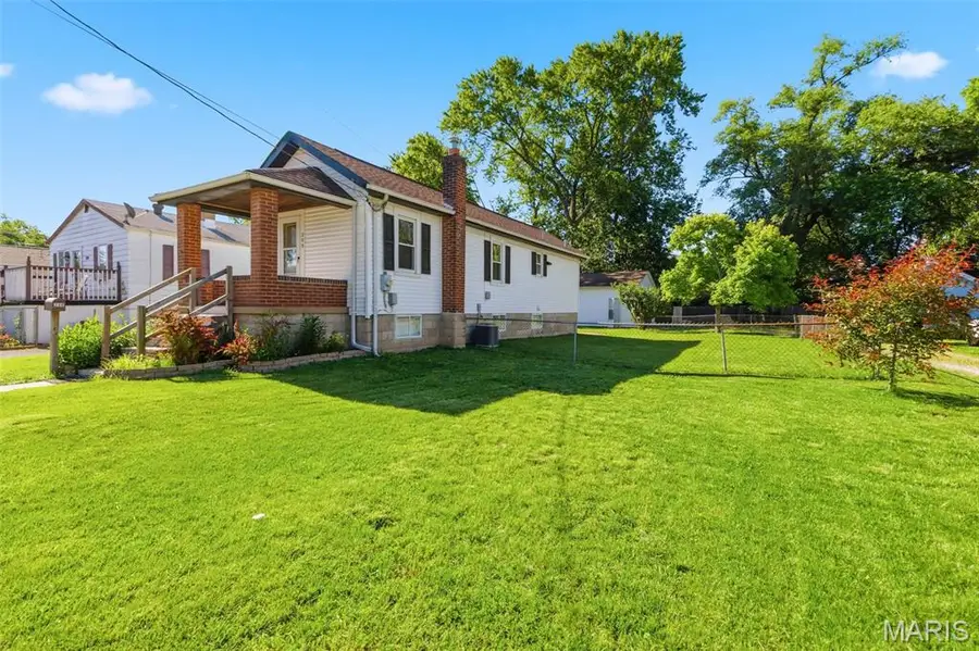 208 W Arlee Avenue, Saint Louis, MO 63125 - #3