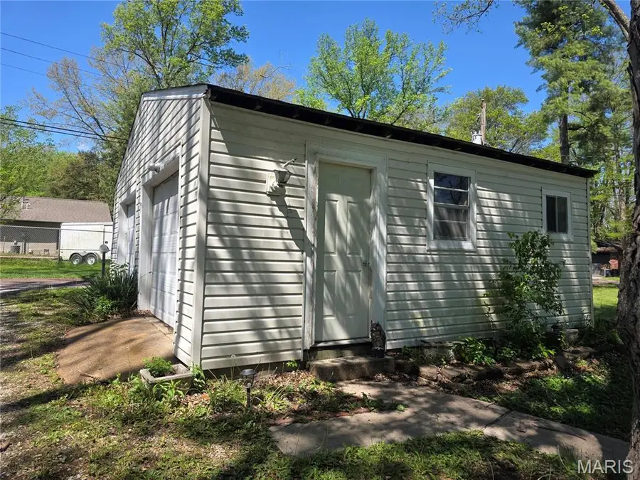 3318 Putnam Avenue, Belleville, IL 62226 - #3