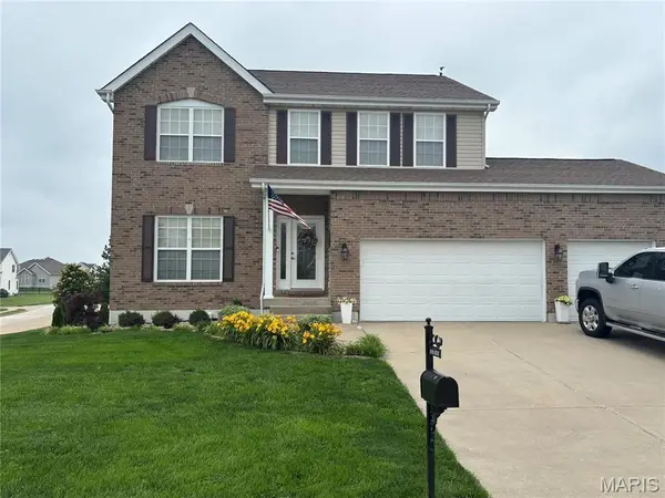 801 Blue Aster Drive, Waterloo, IL 62298