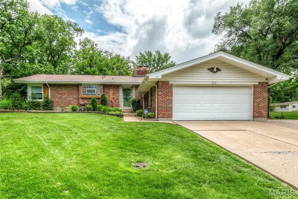 26 Rolling Hills Drive, Florissant, MO 63033