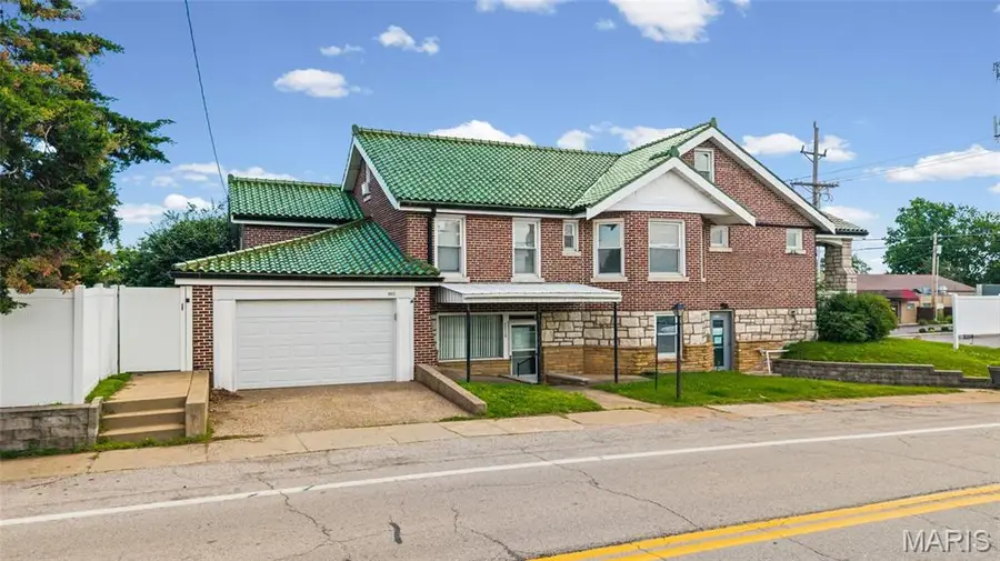 8923 Gravois Road, Affton, MO 63123 - #2