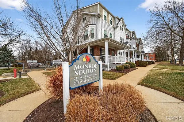 227 W Monroe Avenue #104, Kirkwood, MO 63122