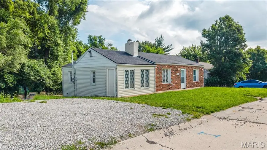 7461 Castro Drive, Ferguson, MO 63135 - #2