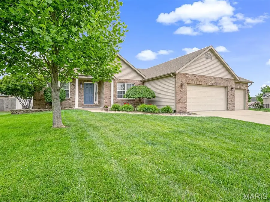 30 Meadowbrooke Drive, Troy, IL 62294 - #2