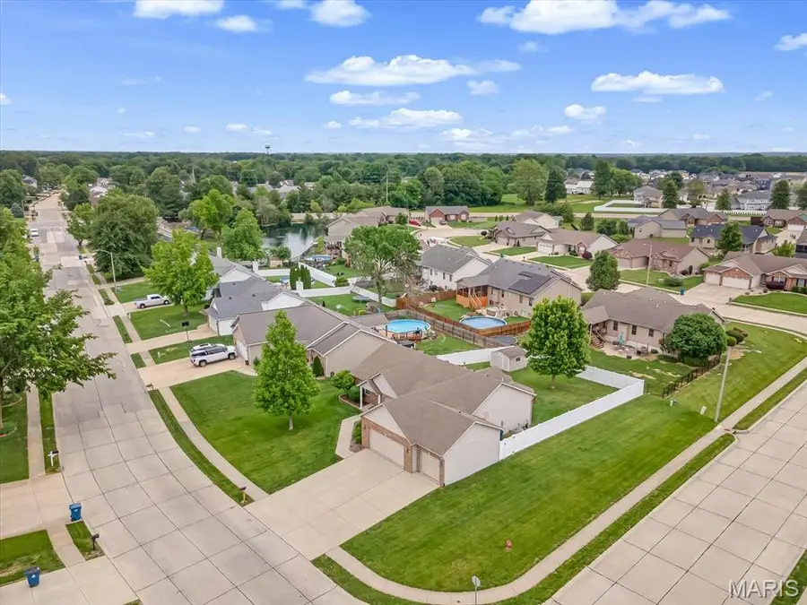 30 Meadowbrooke Drive, Troy, IL 62294 - #3