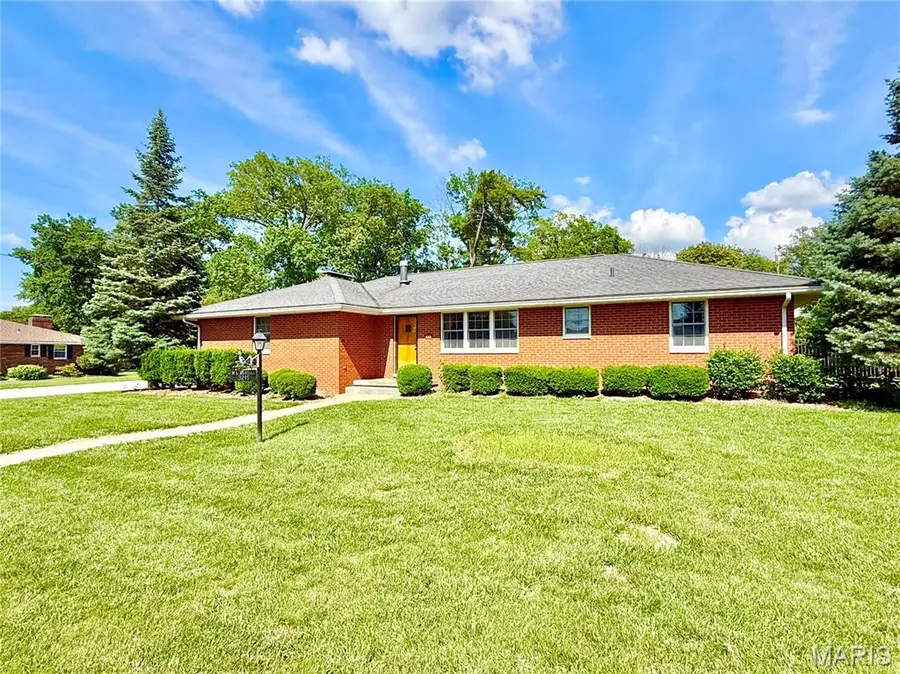3215 Morkel Drive, Godfrey, IL 62035 - #2
