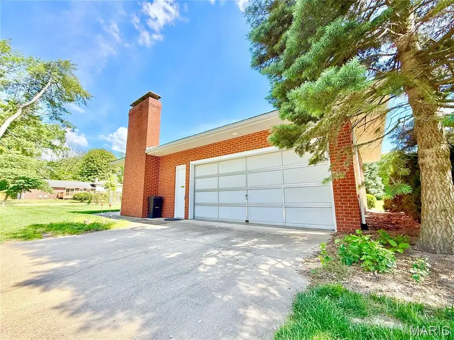 3215 Morkel Drive, Godfrey, IL 62035 - #3