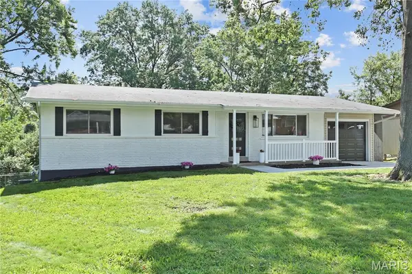 9606 Castanet Court, Crestwood, MO 63126