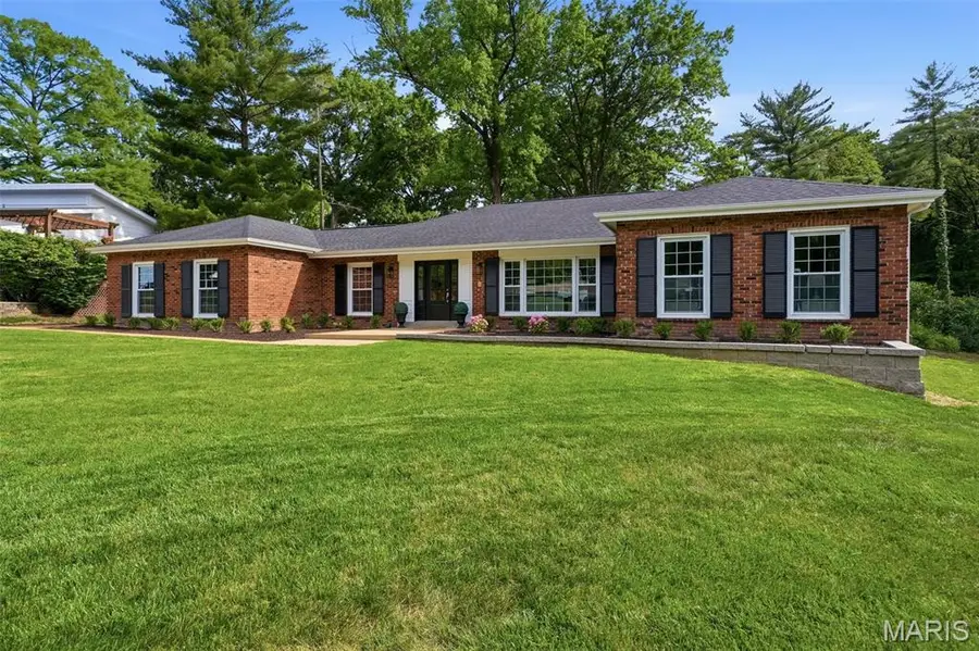 358 Gascony Way, Warson Woods, MO 63122 - #2