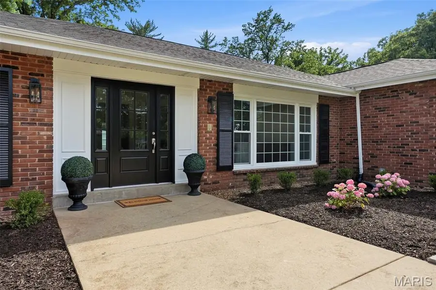 358 Gascony Way, Warson Woods, MO 63122 - #3