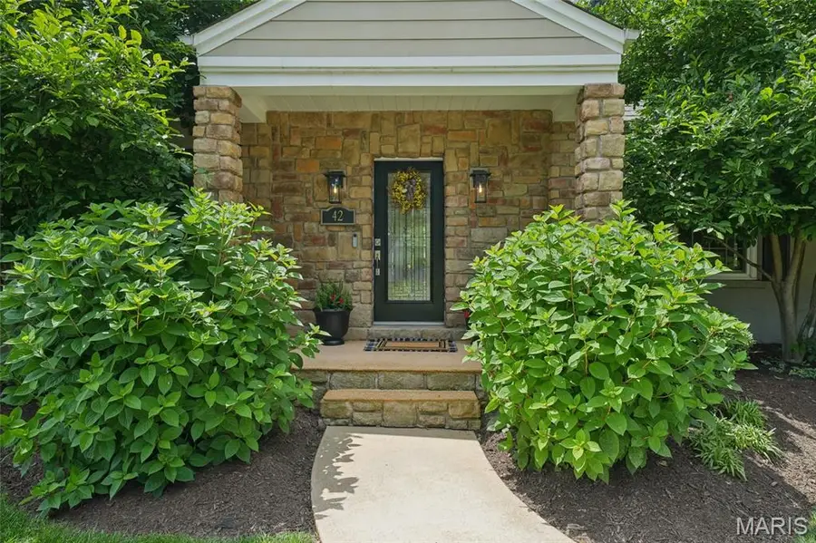 42 Stoneleigh Towers, Olivette, MO 63132 - #2