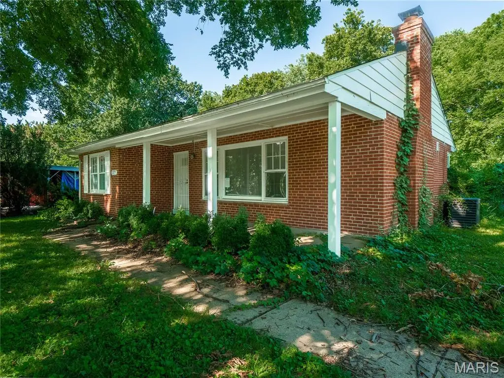377 N Schlueter Avenue, Saint Louis, MO 63135 - #1
