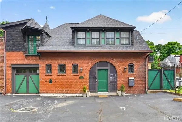 3438 Russell Boulevard #CH100, St Louis, MO 63109