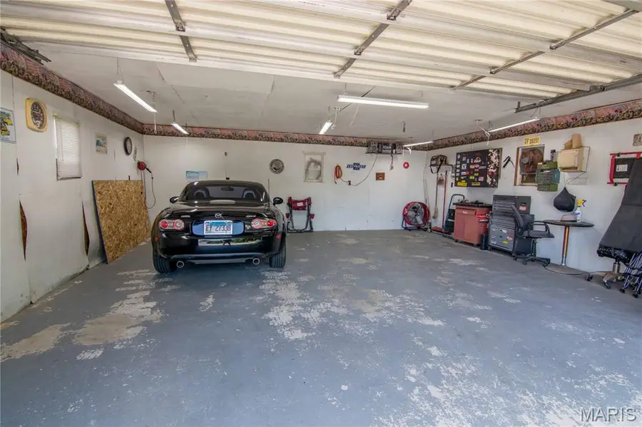 1225 W Randolph Street, Vandalia, IL 62471 - #3