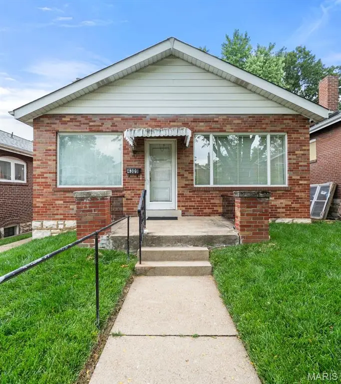4309 Dewey Avenue, Saint Louis, MO 63116 - #1