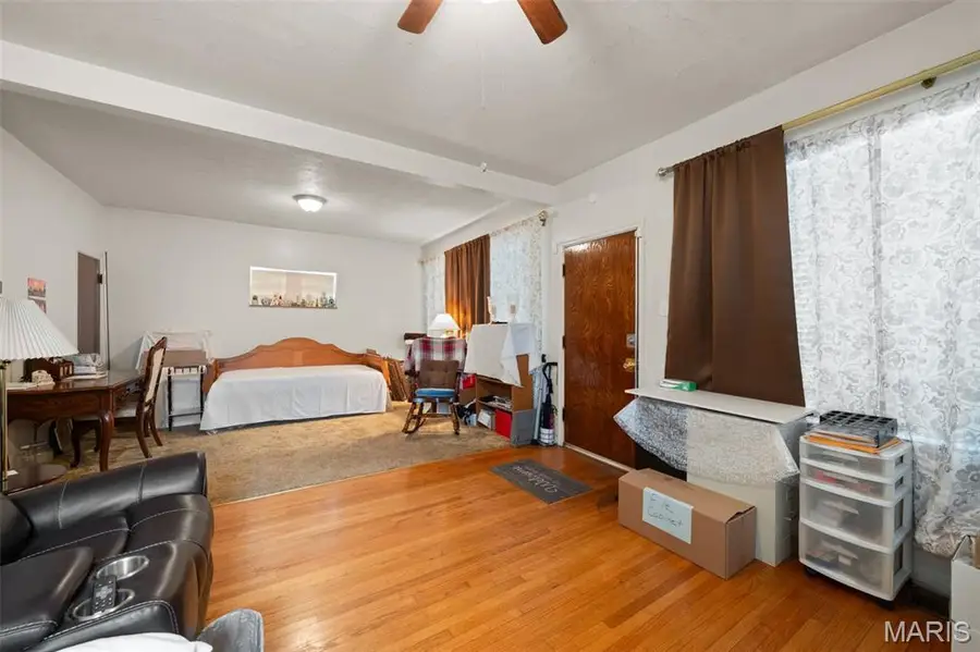 4309 Dewey Avenue, Saint Louis, MO 63116 - #2