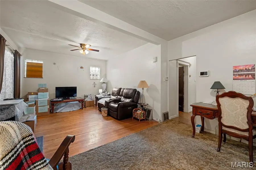 4309 Dewey Avenue, Saint Louis, MO 63116 - #3