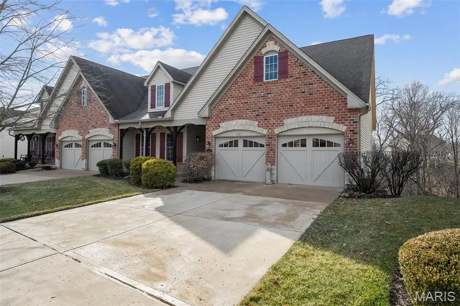 1221 Silver Fern Drive, Lake Saint Louis, MO 63367 - #2